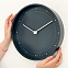 Часы настенные Slik, темно-синие с логотипом в Санкт-Петербурге заказать по выгодной цене в кибермаркете AvroraStore