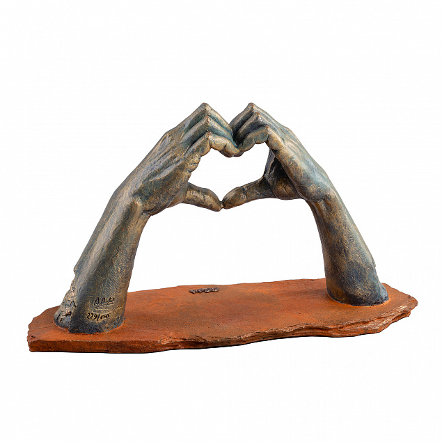 Скульптура "Люблю" с логотипом в Санкт-Петербурге заказать по выгодной цене в кибермаркете AvroraStore