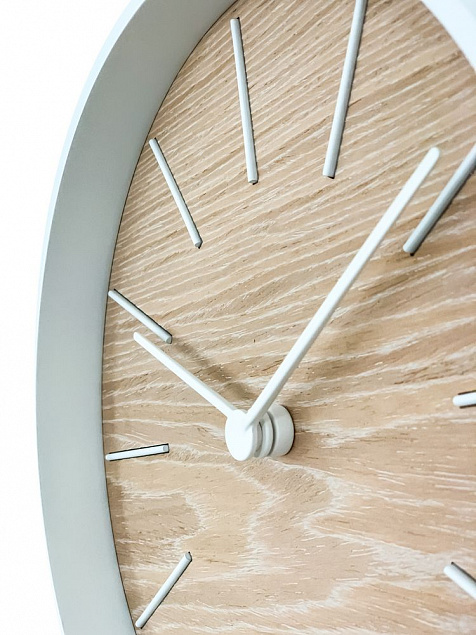Часы настенные Kudo, беленый дуб с логотипом в Санкт-Петербурге заказать по выгодной цене в кибермаркете AvroraStore