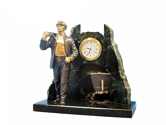 Настольные часы «Угольная сага» с логотипом в Санкт-Петербурге заказать по выгодной цене в кибермаркете AvroraStore