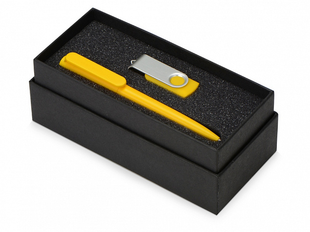 Подарочный набор Qumbo с ручкой и флешкой с логотипом в Санкт-Петербурге заказать по выгодной цене в кибермаркете AvroraStore
