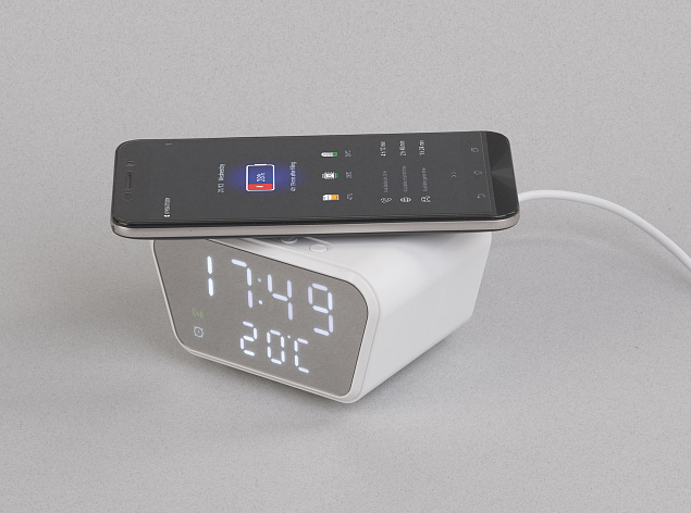 Настольные часы "Smart Clock" с беспроводным (15W) зарядным устройством, будильником и термометром с логотипом в Санкт-Петербурге заказать по выгодной цене в кибермаркете AvroraStore