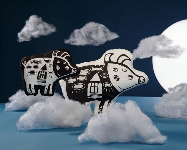 Игрушка «Свинка, витающая в облаках», черная с логотипом в Санкт-Петербурге заказать по выгодной цене в кибермаркете AvroraStore