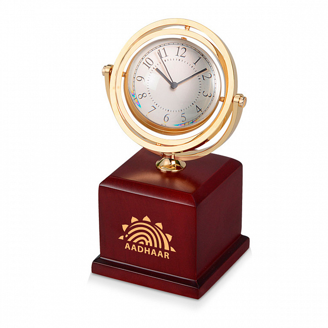 ВИП-часы с логотипом на заказ в Санкт-Петербурге