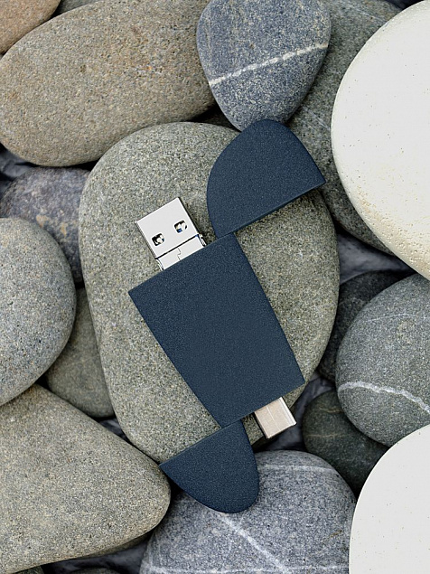 Флешка Pebble universal, USB 3.0, серо-синяя, 32 Гб с логотипом в Санкт-Петербурге заказать по выгодной цене в кибермаркете AvroraStore