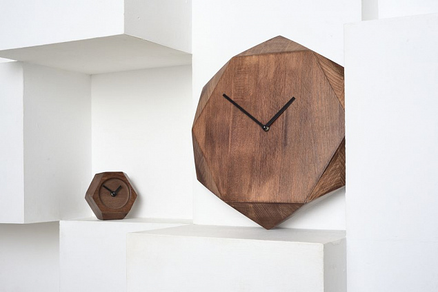 Часы настольные Wood Job с логотипом в Санкт-Петербурге заказать по выгодной цене в кибермаркете AvroraStore